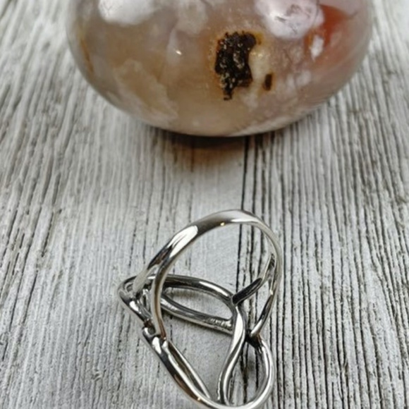 Sterling Silver Celtic Knot Ring - Picture 4 of 4